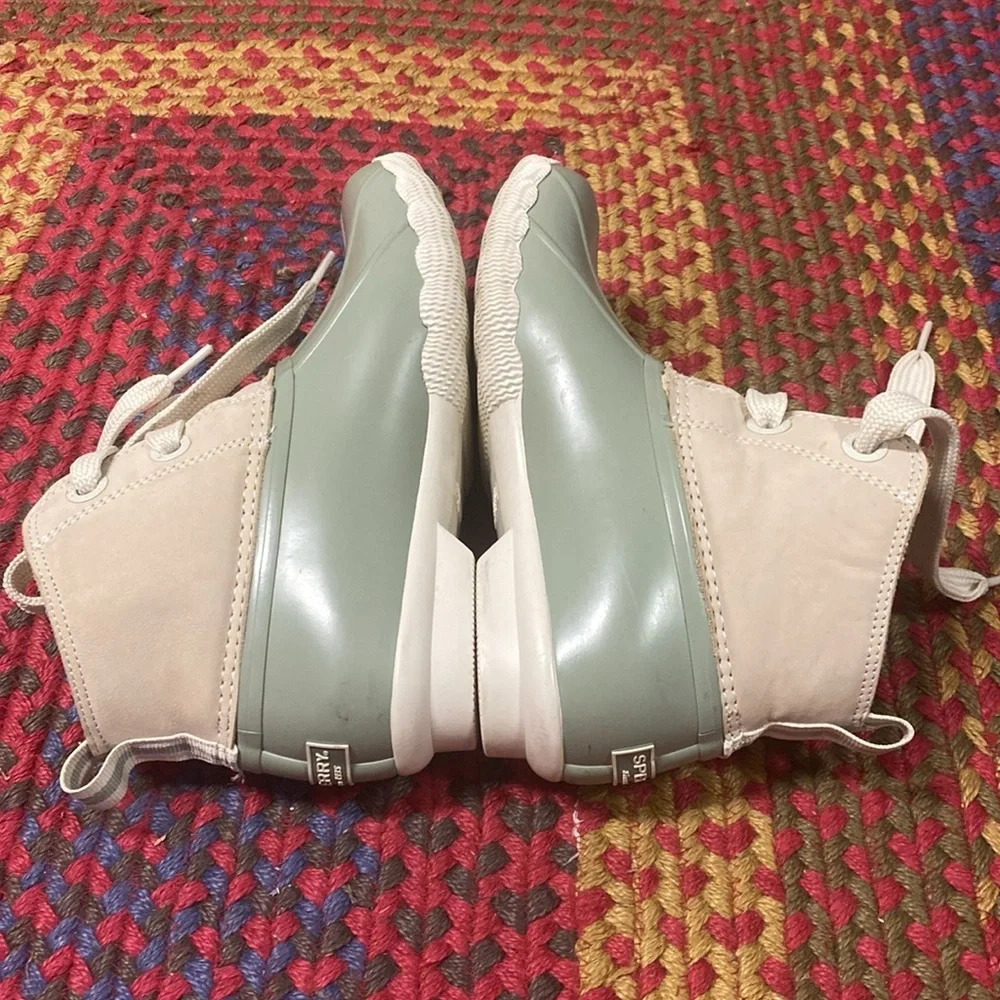 Sperry Ladies Saltwater 2-Eye Ivory Sage Green Ankle Duck Boots ST83941 size 6.5 - Picture 6 of 7